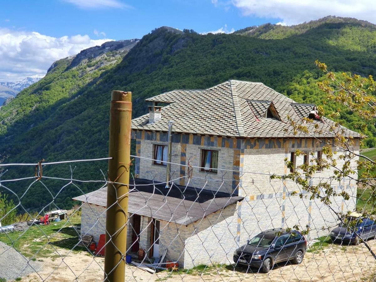 Bujtina E Tomorrit Ξενοδοχείο Ujanik Εξωτερικό φωτογραφία