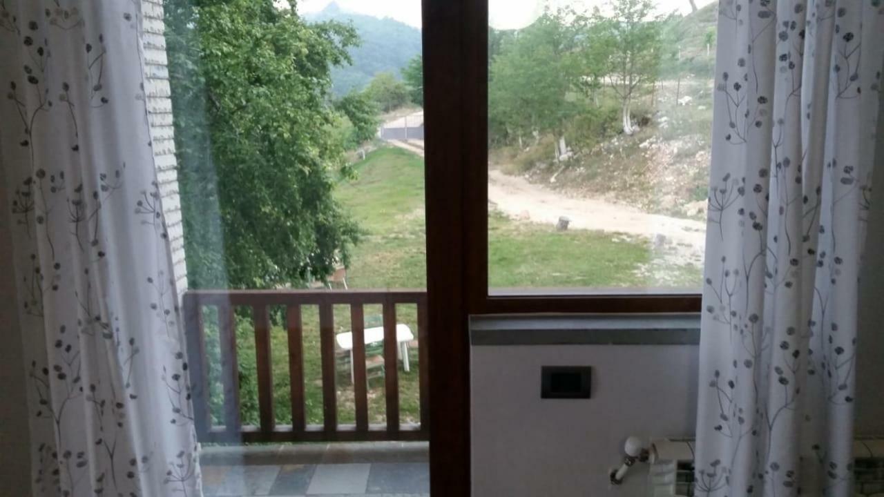 Bujtina E Tomorrit Ξενοδοχείο Ujanik Εξωτερικό φωτογραφία