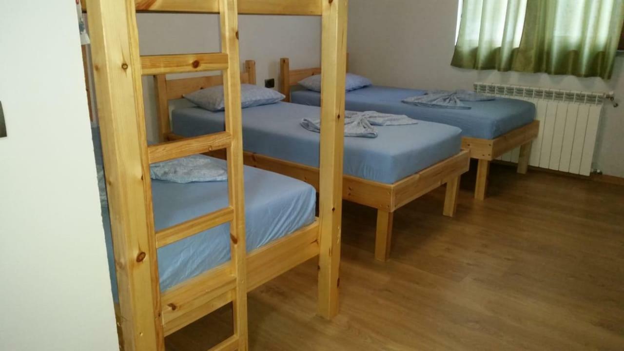 Bujtina E Tomorrit Ξενοδοχείο Ujanik Εξωτερικό φωτογραφία